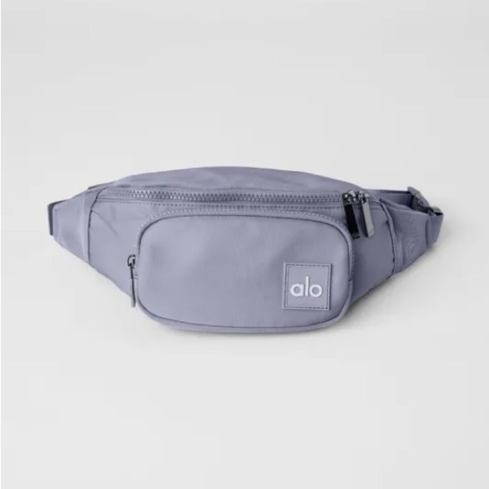 Alo Yoga Explorer Fanny Pack Fog